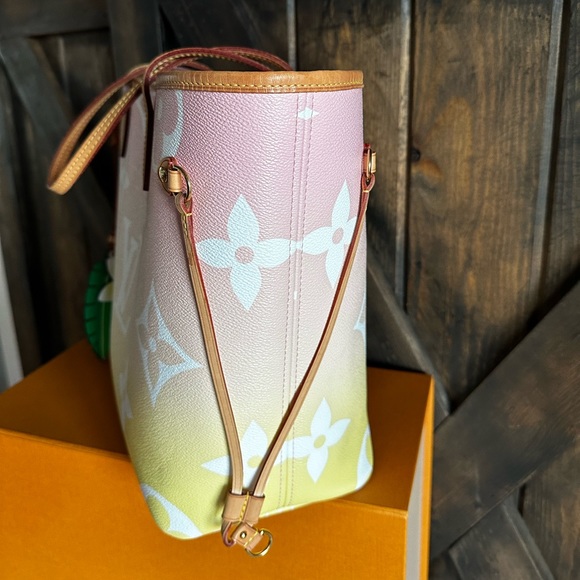 SOLD❤️LE Louis Vuitton By The Pool Ombre Neverfull MM Pink Yellow - Picture 7 of 12